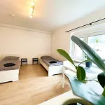 Alt - Monteursunterkunft - Einzelbetten - Gute Anbindung - Bettwäsche - B A Apartment Schwarzenbek
