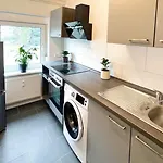 Apartment Alt - Monteursunterkunft - Einzelbetten - Gute Anbindung - Bettwäsche - B A