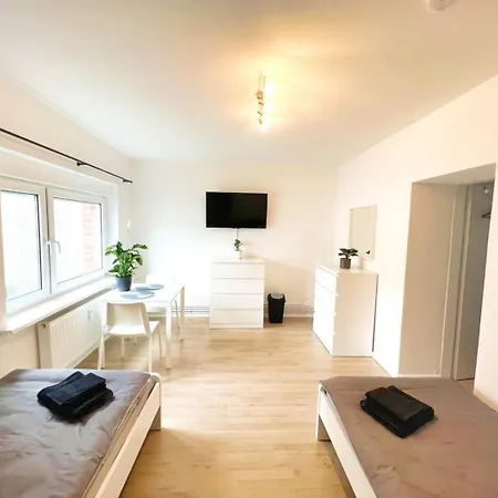 Apartment Alt - Monteursunterkunft - Einzelbetten - Gute Anbindung - Bettwäsche - B A Schwarzenbek